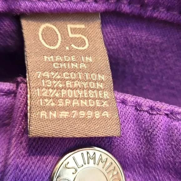 So Slimming by Chico's Women's 0.5 (XS/Size 6) Dark Lavender Cropped Denim Jeans - Picture 9 of 16